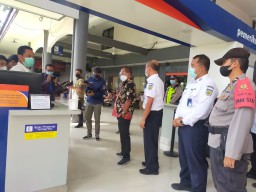 Wawali Cak Ji Pantau Kesiapan Stasiun KA Gubeng dan Terminal Purabaya