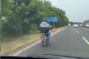 Viral Pengendara Motor Ulung Masuk Ruas Tol Gresik-Surabaya dari Pintu  Romo Kalisari