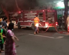Korsleting, Toko Listrik dan Depot Pangsit Jakgung Gresik Ludes Dilalap Api