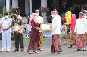 Resepsi HJKS ke 728, Pemkot Surabaya Beri Penghargaan kepada Patriot Nanggala 402