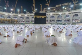 Sabar Keberangkatan Umrah Ditunda Sampai Tahun Depan