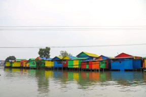 Pelindo III Sulap Kampung Sarioso dari Biasa Menjadi Kampung Warna Warni Luar Biasa