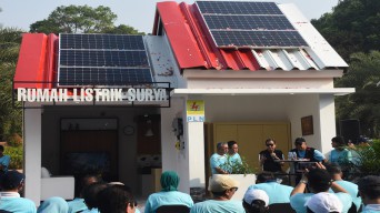 Kolaborasi Utomodeck dan UBAYA Wujudkan Kampus Merdeka Dan Energi Bersih