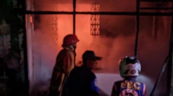 Ditinggal ke Surabaya, Rumah Milik Warga Mojokerto Ludes Terbakar