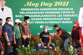 Peringatan Hari Buruh di Sidoarjo Tanpa Demonstrasi, Bupati Fasilitasi Penyuntikkan Vaksin