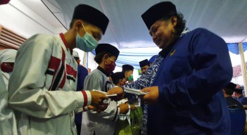 Sambang Daerah, DPW NasDem Jatim Keliling Santuni Anak Yatim