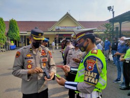 Ratusan Anggota Polres Ponorogo Jalani Tes Urine dan Pemeriksaan Senpi, Ini Tujuannya