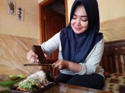 Manisnya Bisnis Kue Cucur, Sebulan Omzet Rp 30 Juta