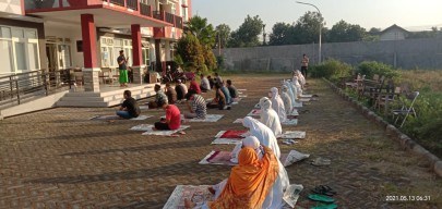Suasana Haru Penghuni Lokasi Karantina Covid-19 Tulungagung