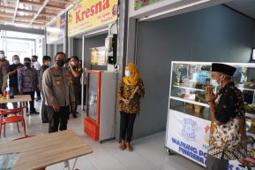 Ingin Makanan Aman dan Halal, Polres Bojonegoro Punya Pujasera Astutik 2000
