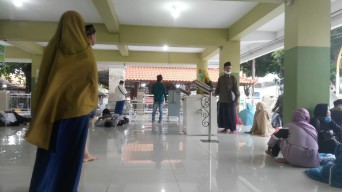 Imbas Penyekatan Wilayah, Wisata Religi di Gresik Sepi