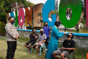 Tempat Wisata di Bojonegoro di Datangi Kapolres, Sejumlah Pengunjung Diswab Antigen