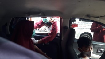 Vaksinasi Drive Thru di Tulungagung Digelar Lagi, Kali Ini Sasar 550 Lansia dan Pelayan Publik