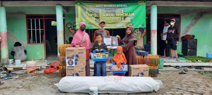 Bantu Renovasi TPQ, Komunitas Medsos Gresker dan Gasruk Lakukan Aksi '1000 Kuas'