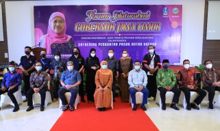 Sambangi Warga Jatim di Batam, Gubernur Khofifah Minta Tidak Pulang Mudik