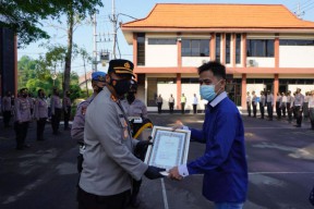 Lomba Tik Tok “Larangan Mudik" Kapolres Berikan Penghargaan
