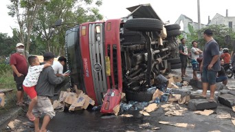 Sopir Truk Box Tewas Setelah Kendaraanya Ditabrak KA Turangga di Krian Sidoarjo
