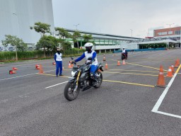 Training Safety Riding Motor All New CB150R  Bersama Komunitas Honda CB150R