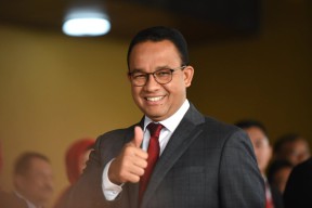 Popularitas Anies Baswedan Kalahkan Khofifah Ridwan Ganjar dan Risma dalam Survei  Capres