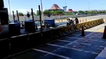 Wowww... Becak Ini Masuk Jalan Tol Gresik-Surabaya