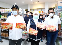 Gubernur Khofifah Borong Bipang Jangkar Pasuruan