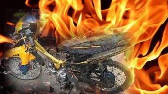Gagal Dipalak, Motor Pemuda Mojokerto Ini Dibakar Pelaku
