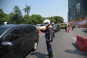 Pintu Masuk Surabaya Dijaga Ketat Petugas Gabungan