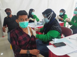 Pemkot Surabaya Bakal Gelar Vaksinasi Massal bagi 10.190 Warga Penghuni Rusun