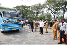 Kendaraan Lewat Suramadu Tanpa Stiker Bakal Di-Rapid Antigen