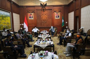 Usai Didemo, Wali Kota Eri Langsung Wadul ke Gubernur