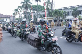 Bupati Hendy Lepas Pasukan Distribusi Bansos 30 Ton Beras