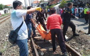Jalan di Tengah Rel, Wanita Ini Tewas Disambar Kereta Jurusan Surabaya-Bojonegoro