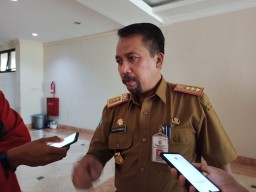 Belasan Warga Ponorogo Makamkan Jenazah Positif Covid-19 Tanpa Prokes