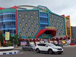 Hari Baik, Pedagang Mulai Boyongan ke Bangunan Pasar Legi Baru