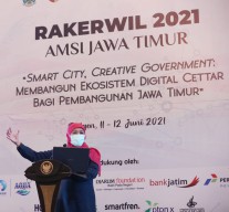 Gubernur Khofifah Minta AMSI Jatim Kawal Pertumbuhan 'De Facto Ibu Kota Indonesia'