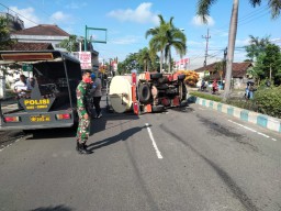 Truk Sedot WC Terguling, Kerugian Capai Belasan Juta Rupiah