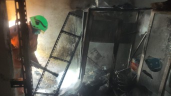 Hati-hati ! Cuma Gara-gara Oven, Rumah di Kutisari Indah Surabaya Ini Hangus Terbakar