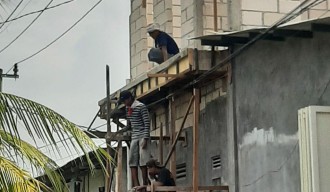 Waspada! Bangunan Dekat Jaringan Listrik Berbahaya