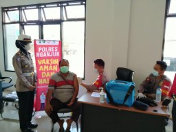 Satlantas Polres Nganjuk Tambah Fasilitas Vaksin di Layanan SIM