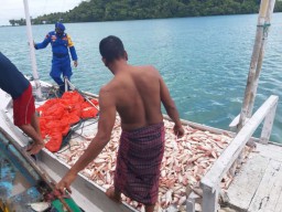 Tangkap Ikan Pakai Cantrang, Nelayan Asal Blimbing Lamongan Ketangkap di Perairan Bawean