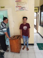 Hebat Benar, Pemuda Ini Rusak 10 Masjid di Lamongan Lalu Bawa Kabur Kotak Amal