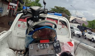 Motor Oleng Lalu Disambar Pikap, Pasutri Sidoarjo Meregang Nyawa di Surabaya
