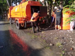 BPBD Banyuwangi Bantu Air bersih dan Makan Warga Terdampak Banjir