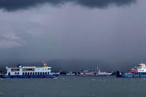 Sempat Ditutup Pasca KMP Yunicee Tenggelam, Pelabuhan Ketapang Kini Beroperasi Kembali