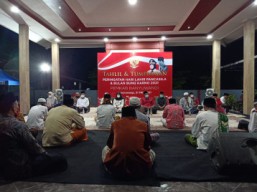 Bupati Ipuk Peringati Hari Pancasila dengan Tumpengan Bersama Warga Desa