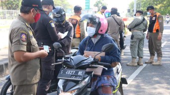 Mulai Hari Ini Masuk Kota Surabaya dari Madura Harus Bawa SIKM