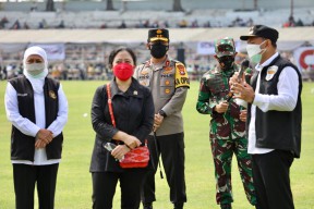 Didampingi Wali Kota Eri, Ketua DPR RI Tinjau Vaksinasi di G10N