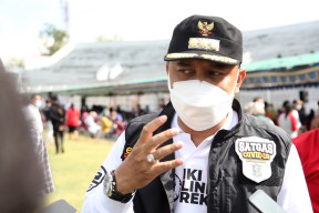 Vaksinasi di G10N Disusupi Karyawan Perusahaan Luar Surabaya, Wali Kota Eri Geram