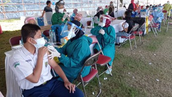 20 Ribu Pelajar di Surabaya Mulai Jalani Vaksinasi