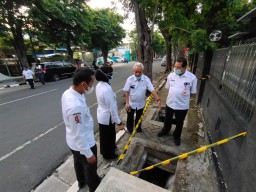 Sekda Bojonegoro dan OPD Ajak Rekanan Sidak Pembangunan Drainase dan Trotoar